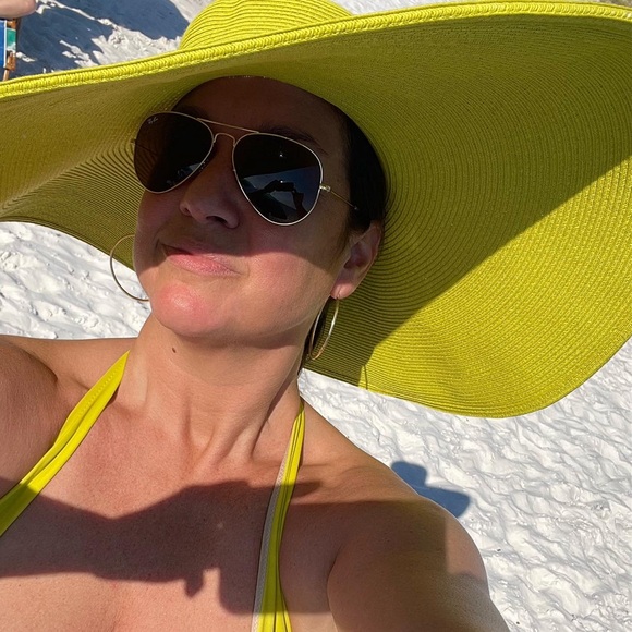 Meet your Posher, Heather - Picture 1 of 1